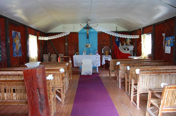 Inside the chapel - Puerto Ral Marn Balmaceda