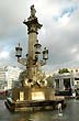 Pileta de agua en el centro de la plaza - Photo: Jorge Gonz�lez