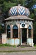 Refugio g�tico, plaza Lota Alto - Photo: Pablo Etchevers