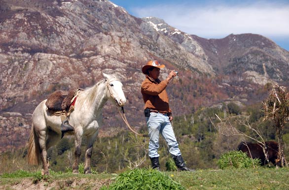 Horseback ride guide, Elvio - Alto Palena