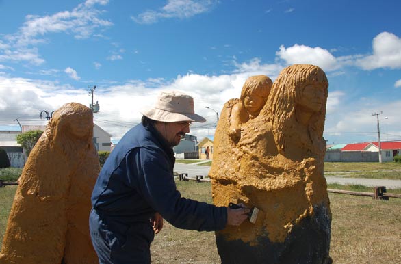 Richard Yasic Israel, y sus esculturas de los Selknam - Porvenir