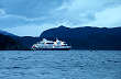 El Mare Australis entrando a la Bahía Wualaia - Foto: Marcelo Sola El Mare Australis entrando a la Bahía Wualaia - Foto: Marcelo Sola