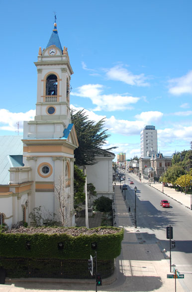 Vista lateral de la Catedral - Punta Arenas