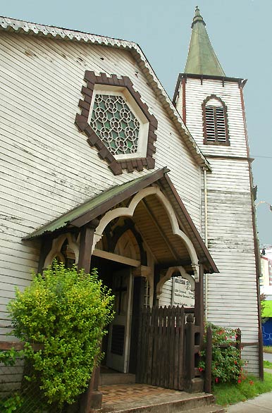 Iglesia Santa Trinidad - Temuco