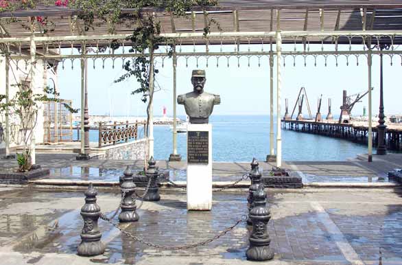 Monumento homenaje a Sotomayor Baeza - Antofagasta