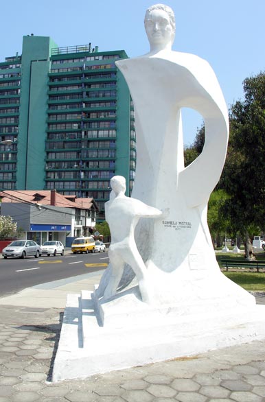 Monumento Gabriela Mistral - Antofagasta