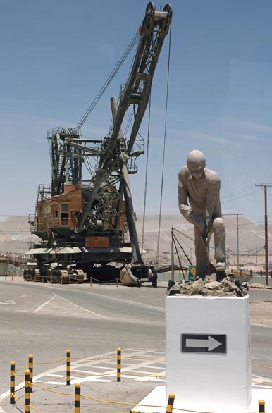Monumento en la entrada a Chuquicamata - Calama