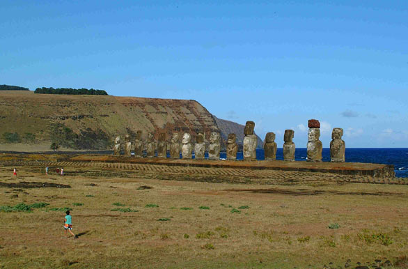 AHU TONGARIKI, y sus 15 Moai - Isla de Pascua