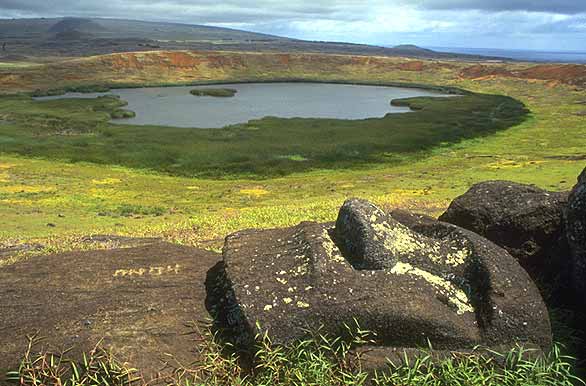 Moai en Rano Raraku - Isla de Pascua