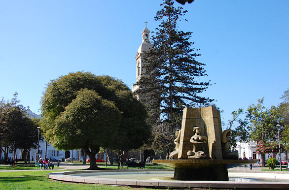Vista de la catedral desde la plaza - La Serena