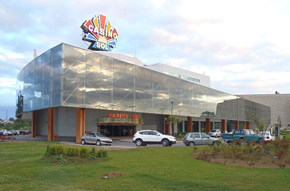 Moderno casino - Osorno / Puyehue