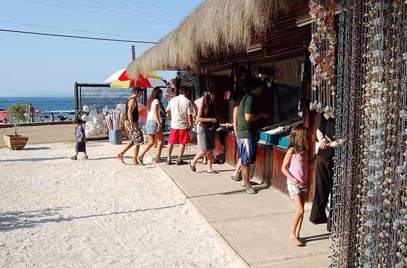 Feria de artesanos en el mar - Papudo / Zapallar