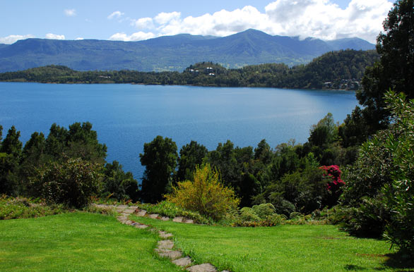 Lago y jardines - Pucn