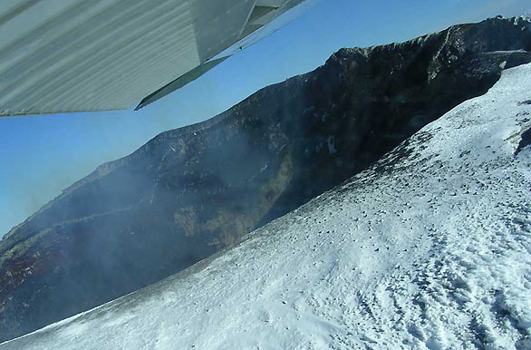 Vuelos sobre el volcn - Pucn