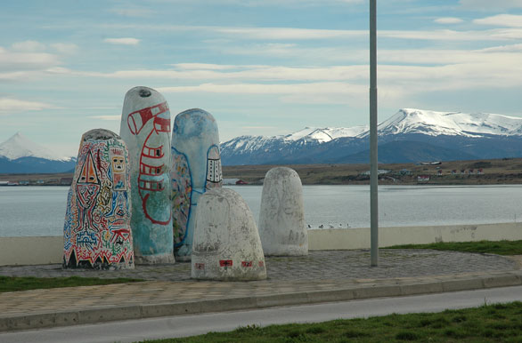 Arte ne la costanera - Puerto Natales / Torres del Paine