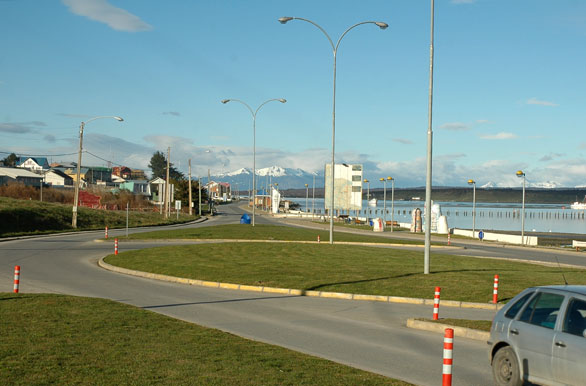 Rotonda de ingreso - Puerto Natales / Torres del Paine