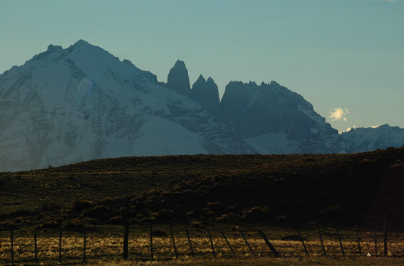 Silueta de las torres - Puerto Natales / Torres del Paine