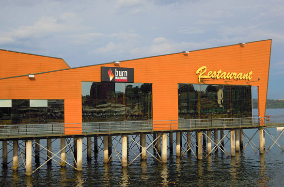 Restaurante en el lago - Puerto Varas