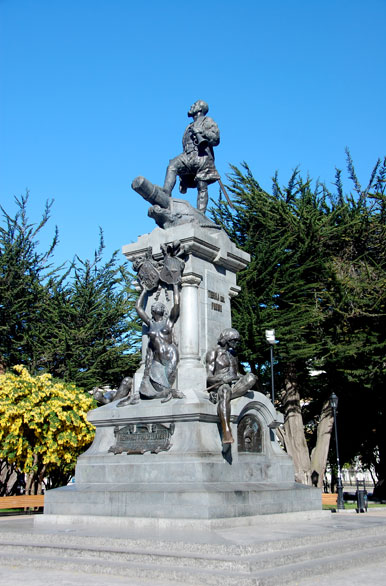 Monumento al explorador - Punta Arenas