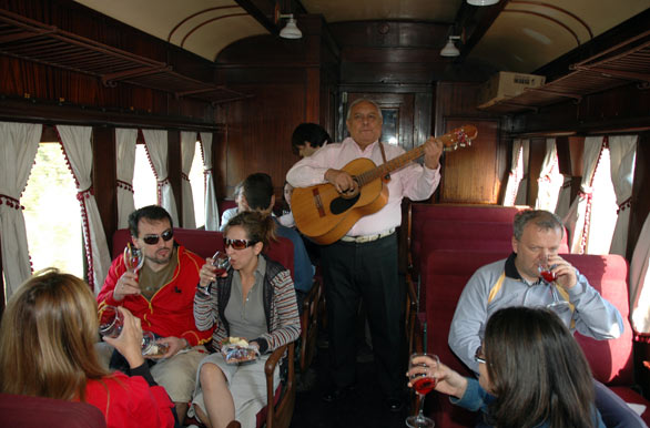 Msica y humor en el Tren del Vino - Rancagua