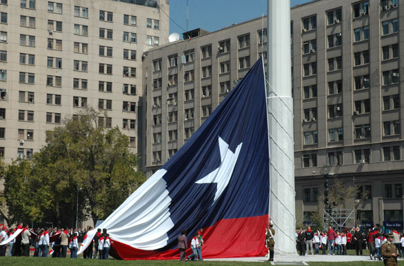 Bandera del bicentenario - Santiago