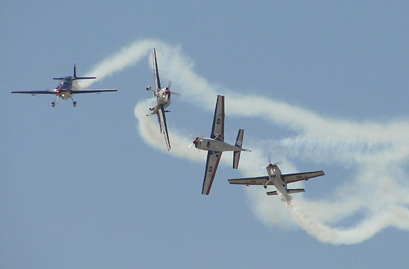 Los Halcones, en el Fidae - Santiago