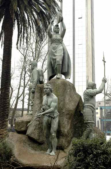 Monumento en la Plaza de Armas - Temuco