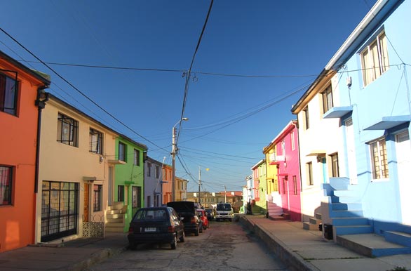 Clidos colores en las calles - Valparaiso
