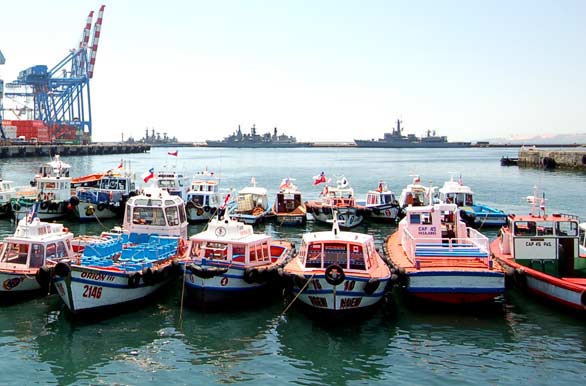 Puerto de lanchas y buques de La Armada - Valparaiso