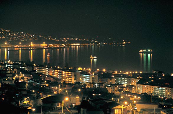 Vista nocturna del puerto - Valparaiso