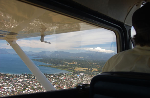 Volando sobre la ciudad - Villarrica